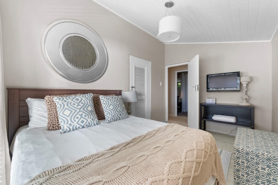 6 Bedroom Property for Sale in Llandudno Western Cape